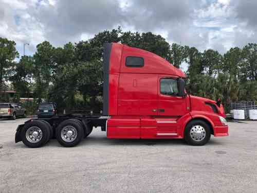 2015 VOLVO TRUCK VNL