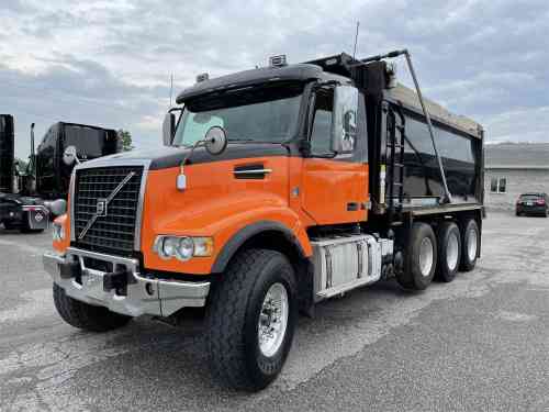 2017 VOLVO TRUCK  VHD